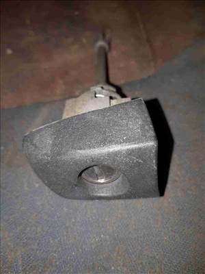 Suzuki Grand Vitara 05- Jobb Első Ajtó Zárbetét