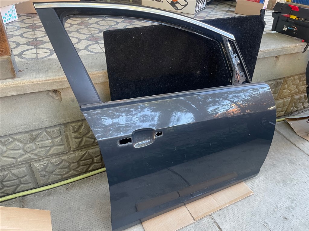 Opel Astra J  Ajtó , Gépháztető , Sárvédő , Zárhíd  és tartozékai szerelvényei /gyári alkatrész ! 1. kép