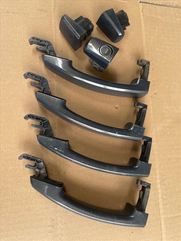 Opel Astra J  Ajtó , Gépháztető , Sárvédő , Zárhíd  és tartozékai szerelvényei /gyári alkatrész ! 23. kép