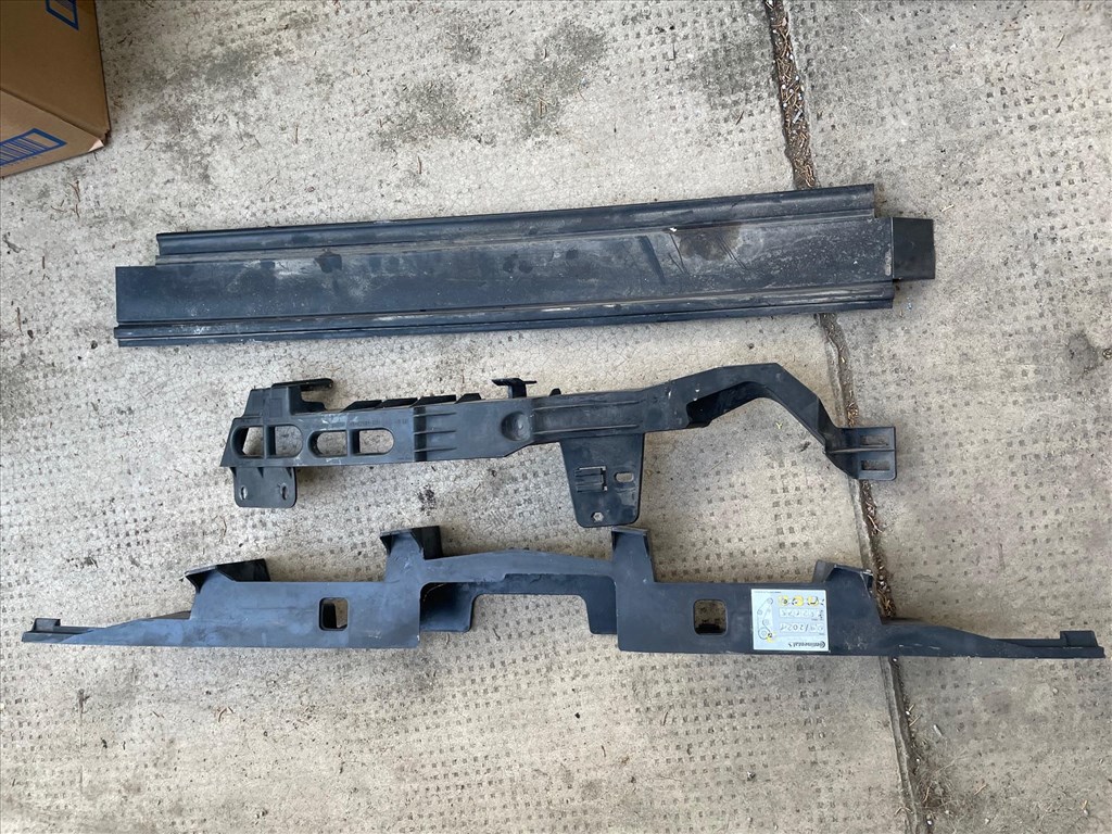 Opel Astra J  Ajtó , Gépháztető , Sárvédő , Zárhíd  és tartozékai szerelvényei /gyári alkatrész ! 36. kép