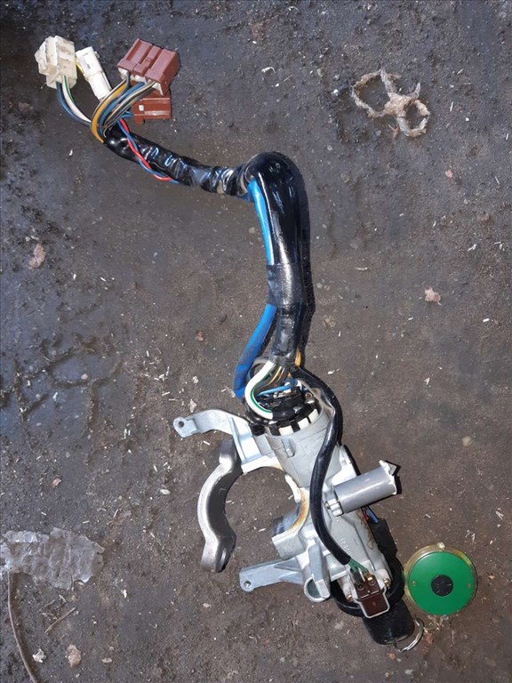 Suzuki Swift II 96-03 Gyújtáskapcsoló 1. kép