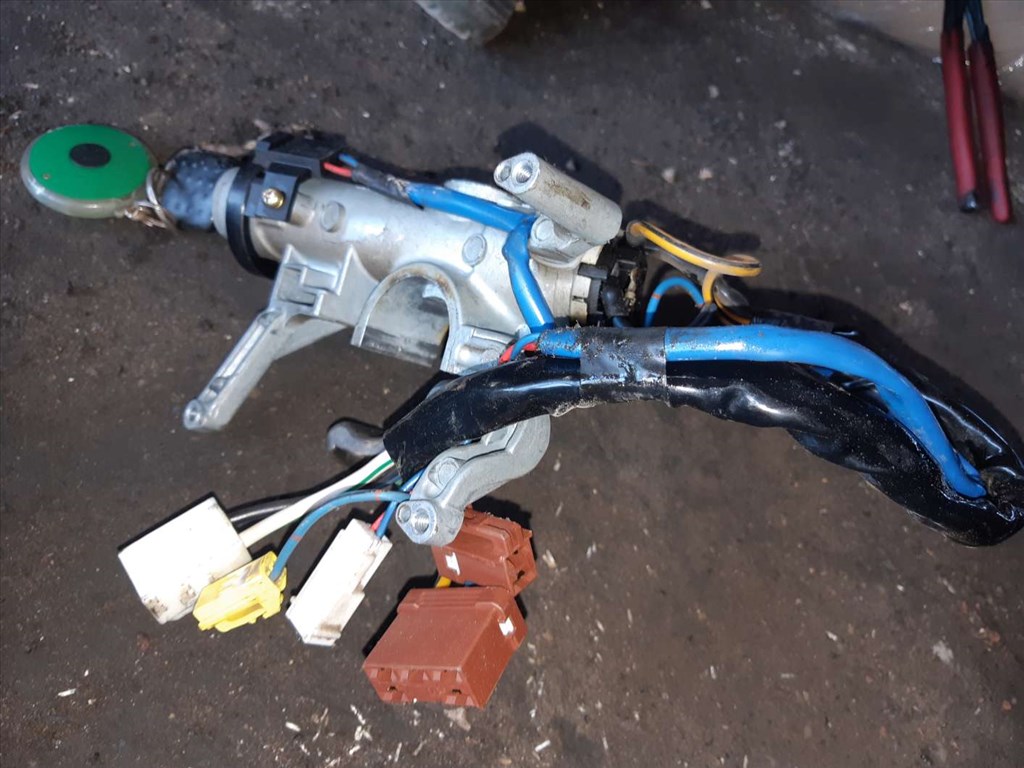 Suzuki Swift II 96-03 Gyújtáskapcsoló 2. kép