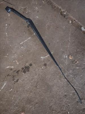 Suzuki SX4 Jobb Első Ablaktörlő Kar