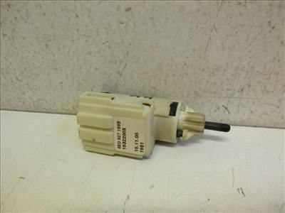 Audi A4 (8E B7) kuplungpedál kapcsoló 8E0927189B