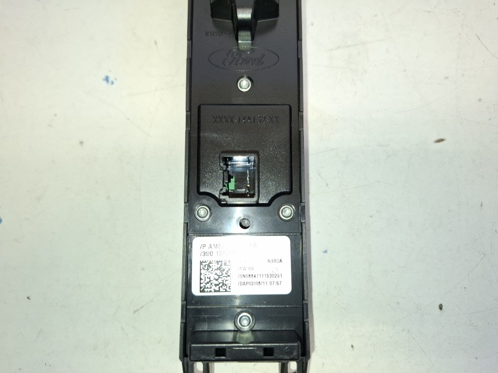 Ford Focus bal elsõ ablakemelõ kapcsoló AM5T14A132CA 3. kép