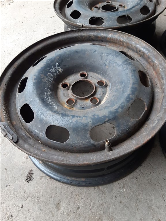 Skoda Octavia <p>Felni méret: 15"</p><p>Felni szélesség: 6.0</p><p>Furatszám: 5</p><p>Osztókör: 100.0</p><p>ET szám: ET38</p><p>Agy Átmérõ: 57.0</p><p>Állapot: Normál</p><p>Érdeklõdéskor hivatkozzon erre: KIN-40108</p><p>Bármire van szüksége hívjon bizalommal!<br>Kizárólag munkaidõben hétfõtõl - péntekig 8-12 13-16 óráig!<br>Alkatrészek széles választékban!<br>Hivatalos Regisztrált Autobontó Kecel!<br>Vásároljon Megbízható Helyrõl Beszerelési Garanciával Profiktól!</p> 25000 3. kép