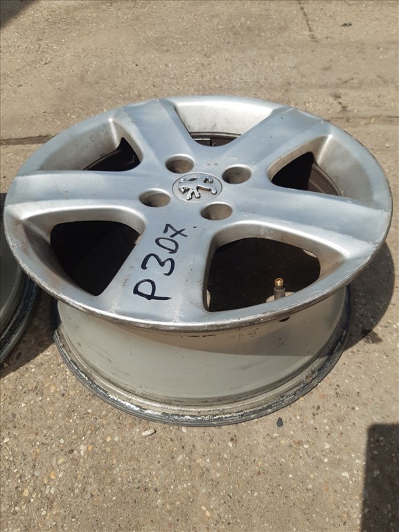 Peugeot 307 <p>Felni méret: 16"</p><p>Felni szélesség: 6.5</p><p>Furatszám: 4</p><p>Osztókör: 108.0</p><p>Állapot: Normál</p><p>Érdeklõdéskor hivatkozzon erre: KIN-40153</p><p>Bármire van szüksége hívjon bizalommal!<br>Kizárólag munkaidõben hétfõtõl - péntekig 8-12 13-16 óráig!<br>Alkatrészek széles választékban!<br>Hivatalos Regisztrált Autobontó Kecel!<br>Vásároljon Megbízható Helyrõl Beszerelési Garanciával Profiktól!</p> 65000 3. kép