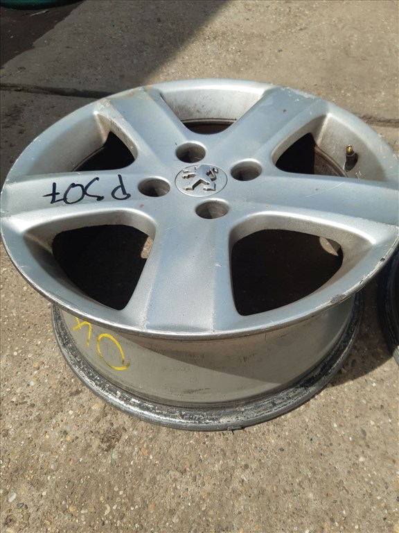 Peugeot 307 <p>Felni méret: 16"</p><p>Felni szélesség: 6.5</p><p>Furatszám: 4</p><p>Osztókör: 108.0</p><p>Állapot: Normál</p><p>Érdeklõdéskor hivatkozzon erre: KIN-40153</p><p>Bármire van szüksége hívjon bizalommal!<br>Kizárólag munkaidõben hétfõtõl - péntekig 8-12 13-16 óráig!<br>Alkatrészek széles választékban!<br>Hivatalos Regisztrált Autobontó Kecel!<br>Vásároljon Megbízható Helyrõl Beszerelési Garanciával Profiktól!</p> 65000 4. kép