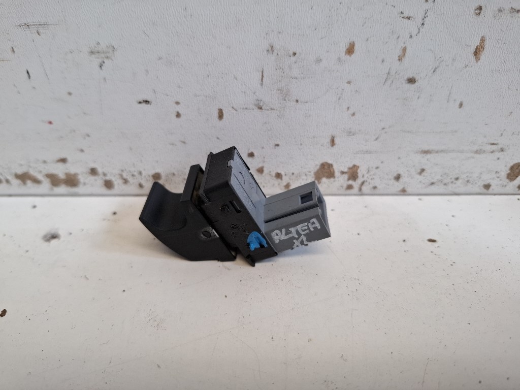 Seat Altea XL (Altea XL) bal hátsó ablakemelõ kapcsoló 7L6959855B 2. kép