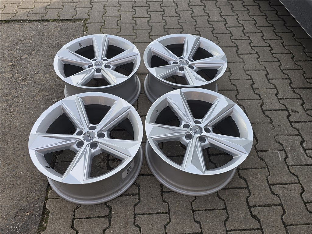  19-es,  5x112 -es újszerű gyári Audi alufelni 1. kép