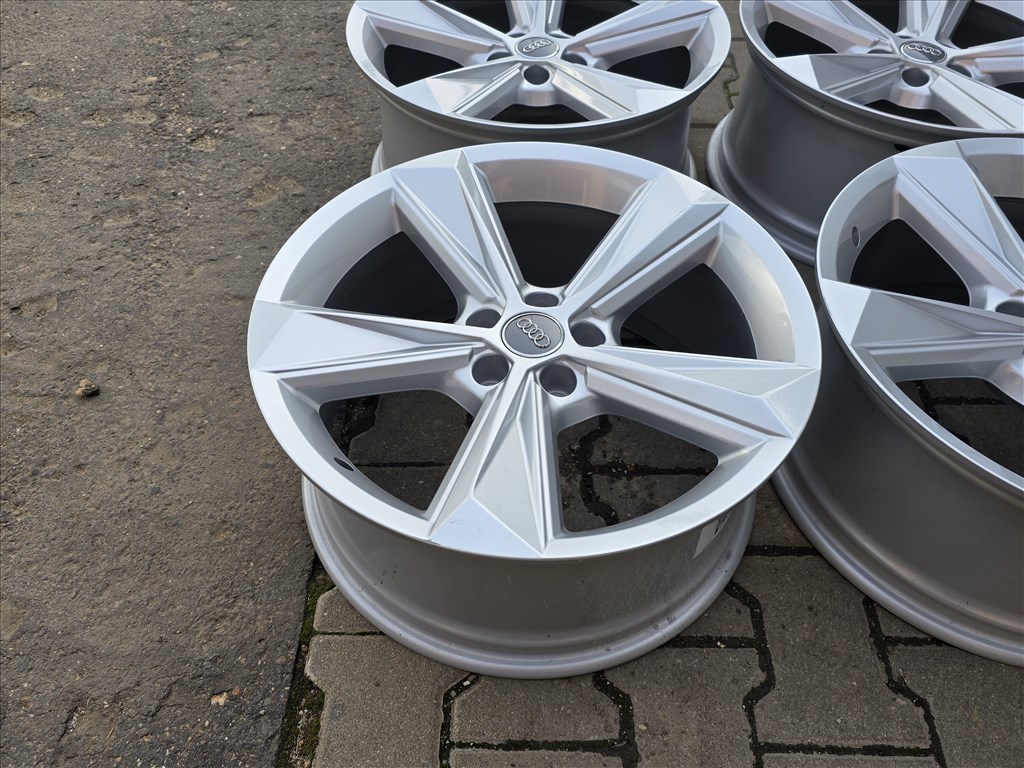  19-es,  5x112 -es újszerű gyári Audi alufelni 5. kép