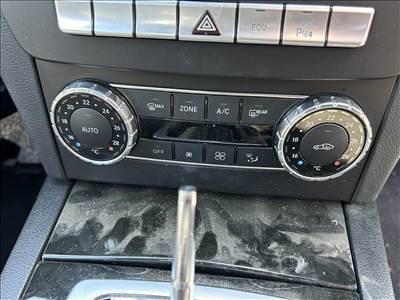 Mercedes C-osztály W204 klímavezérlő panel 