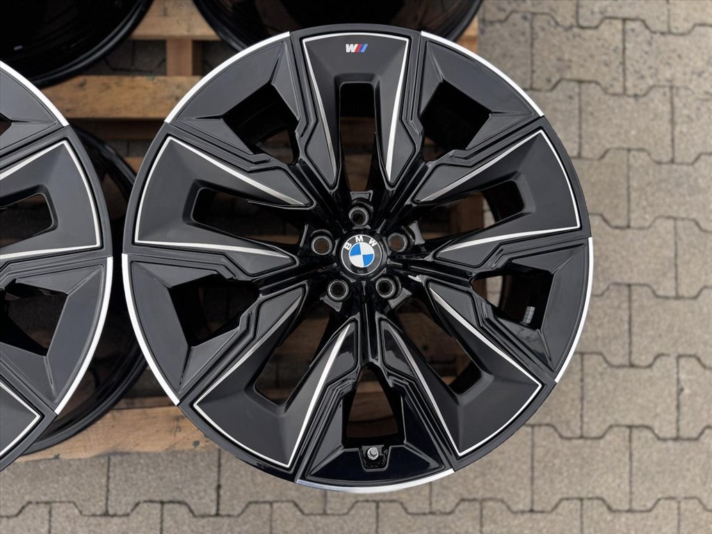 R21 5x112 Original BMW 7er i7 G70 M909 gyári kétszéles felnik, alufelnik + Szenzorok 2. kép