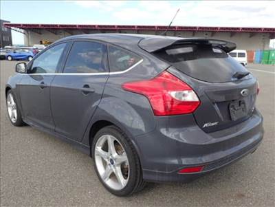 Ford Focus Mk3 bontott alkatrészei Midnight Sky