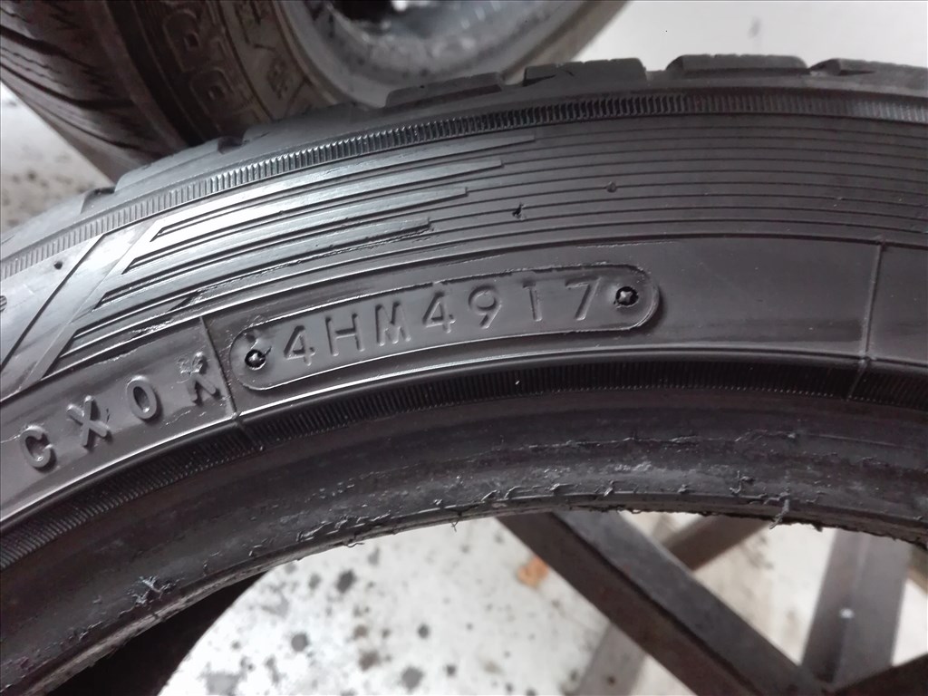 215/45R17 Toyo téli gumi garnitúra 215/45 r17 7. kép