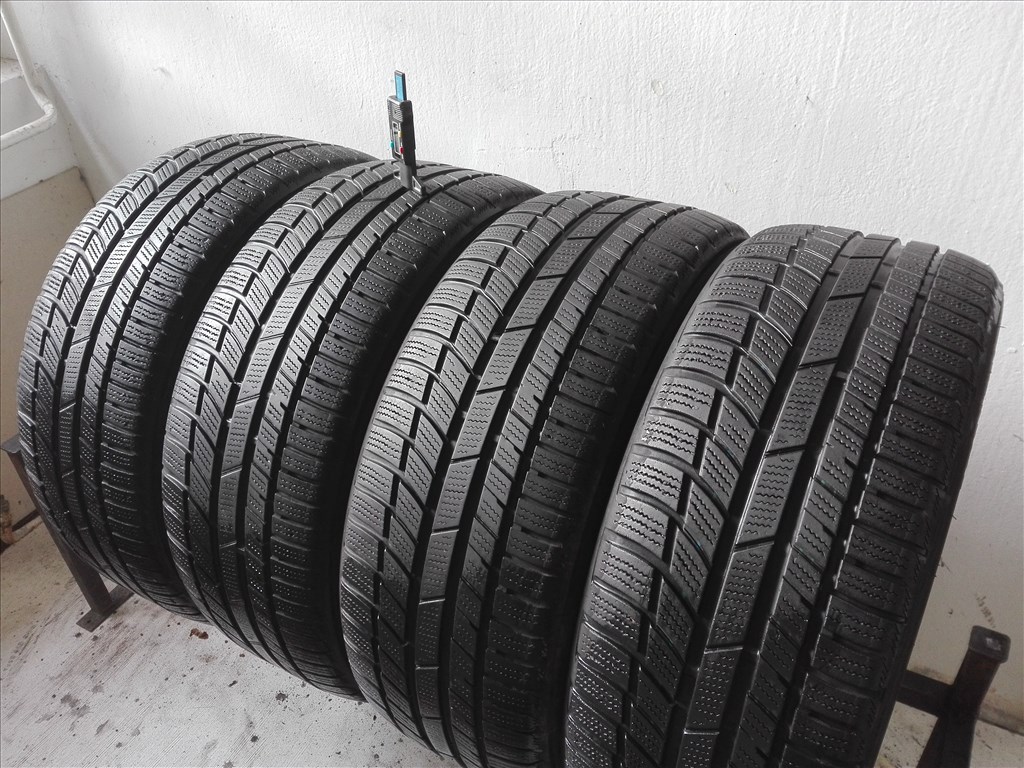 215/45R17 Toyo téli gumi garnitúra 215/45 r17 2. kép