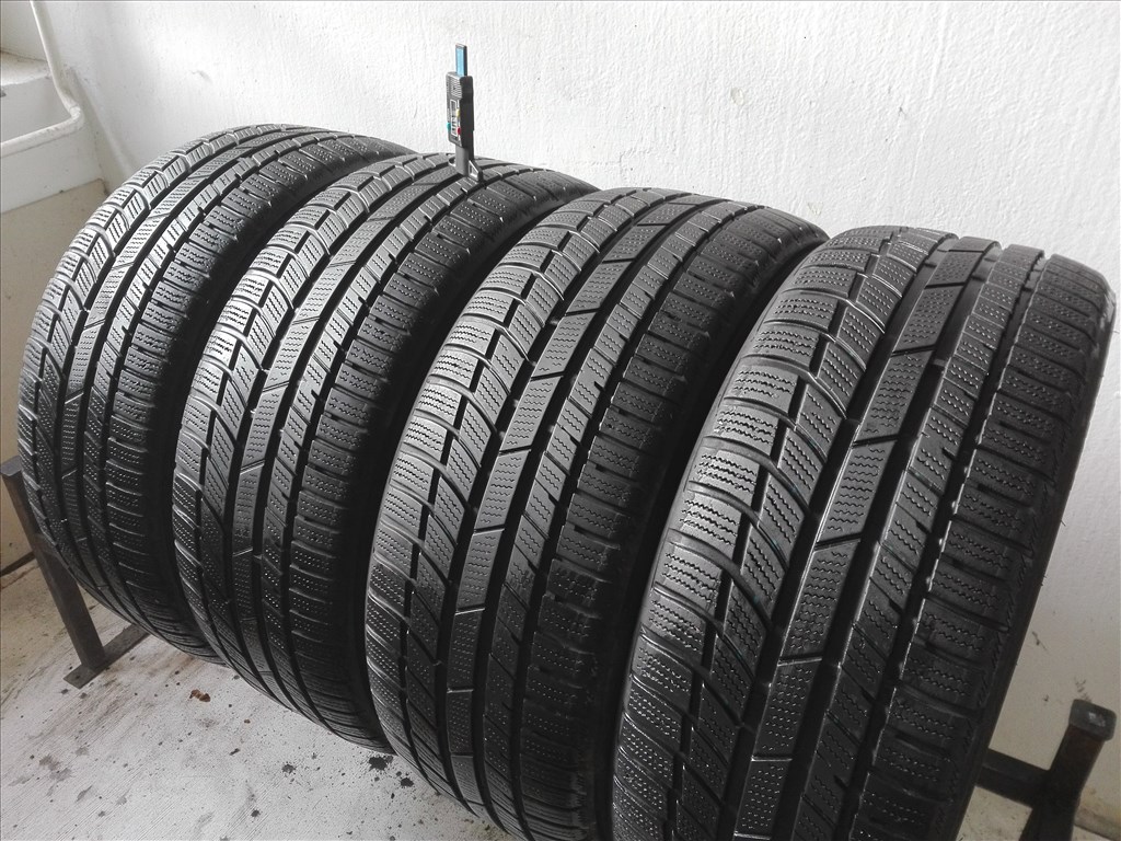 215/45R17 Toyo téli gumi garnitúra 215/45 r17 1. kép