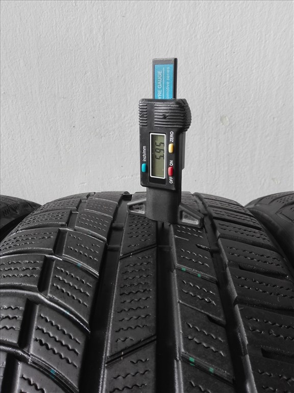 215/45R17 Toyo téli gumi garnitúra 215/45 r17 3. kép