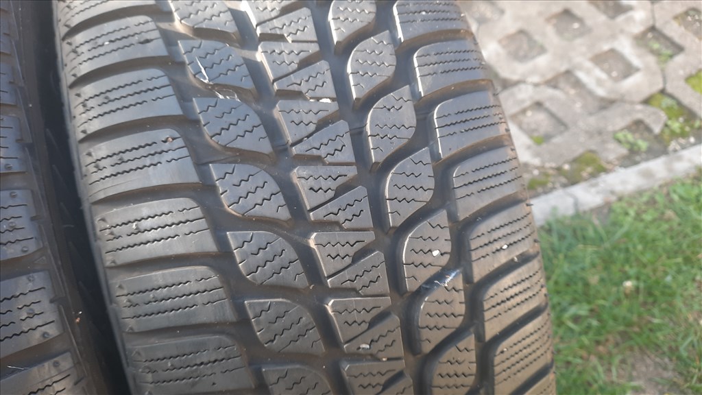 205/45 R17 Bridgestone Téli gumi RSC 3. kép