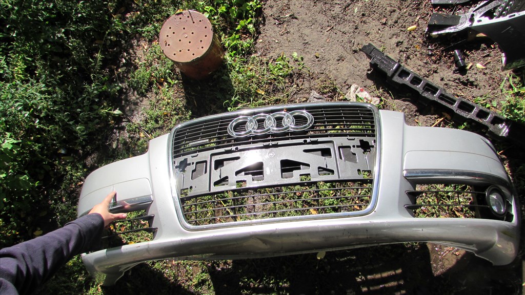 Audi A6 (C6 - 4F) Első lökhárító (70) 2. kép