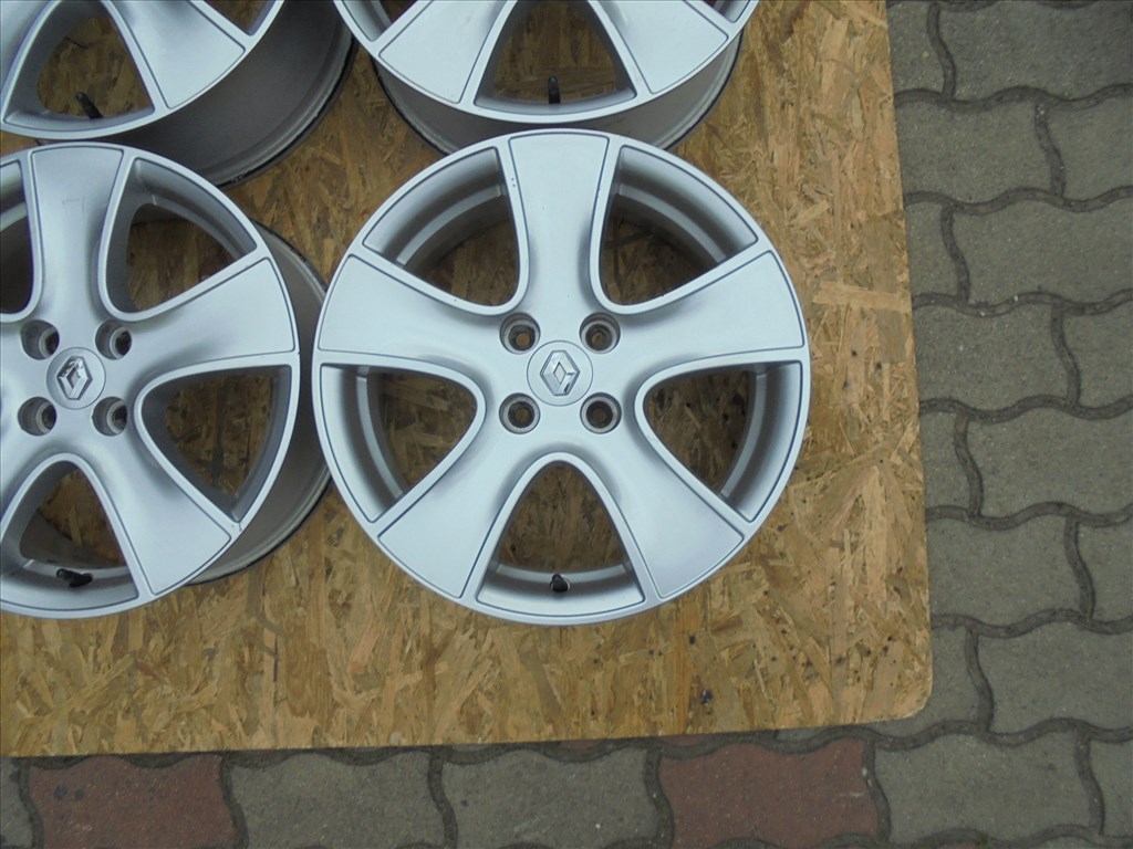 16-os 4 x 100-as Renault alufelni eladó 5. kép