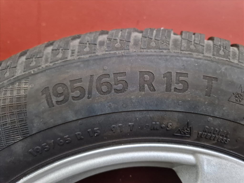  5x110 lyukosztású 15" újszerű alufelni, rajta 195/65 használt Continental téli gumi gumi  5. kép