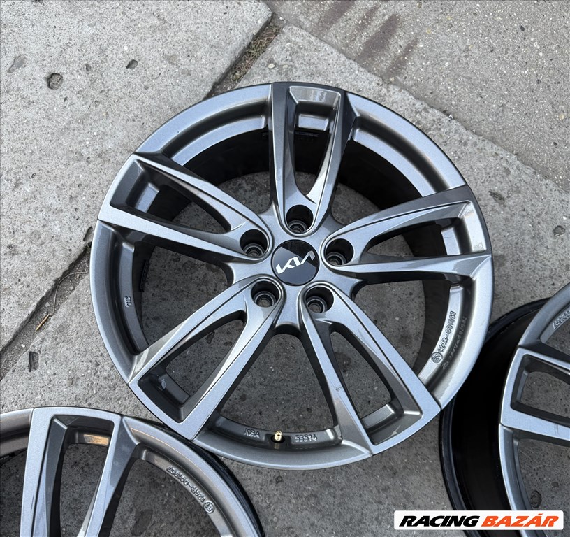  5x114.3 lyukosztású 18" újszerű alufelni 3. kép