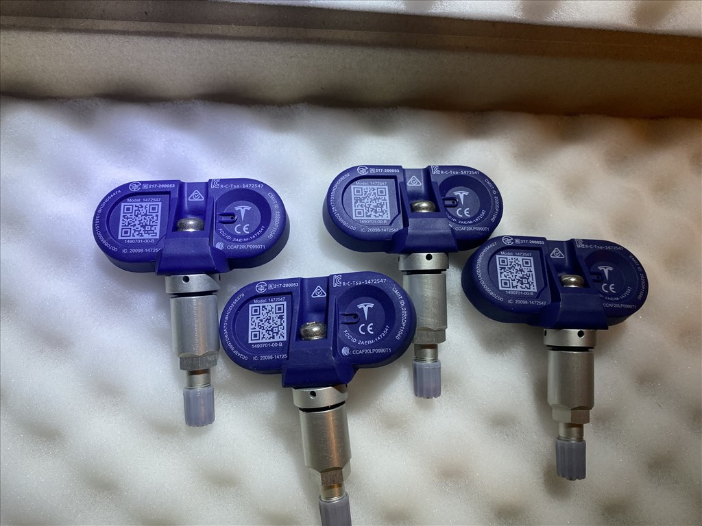 Tesla Tpms BLE szenzor, Tesla bluetooth szenzor Gyári új ezüst 4db 1. kép
