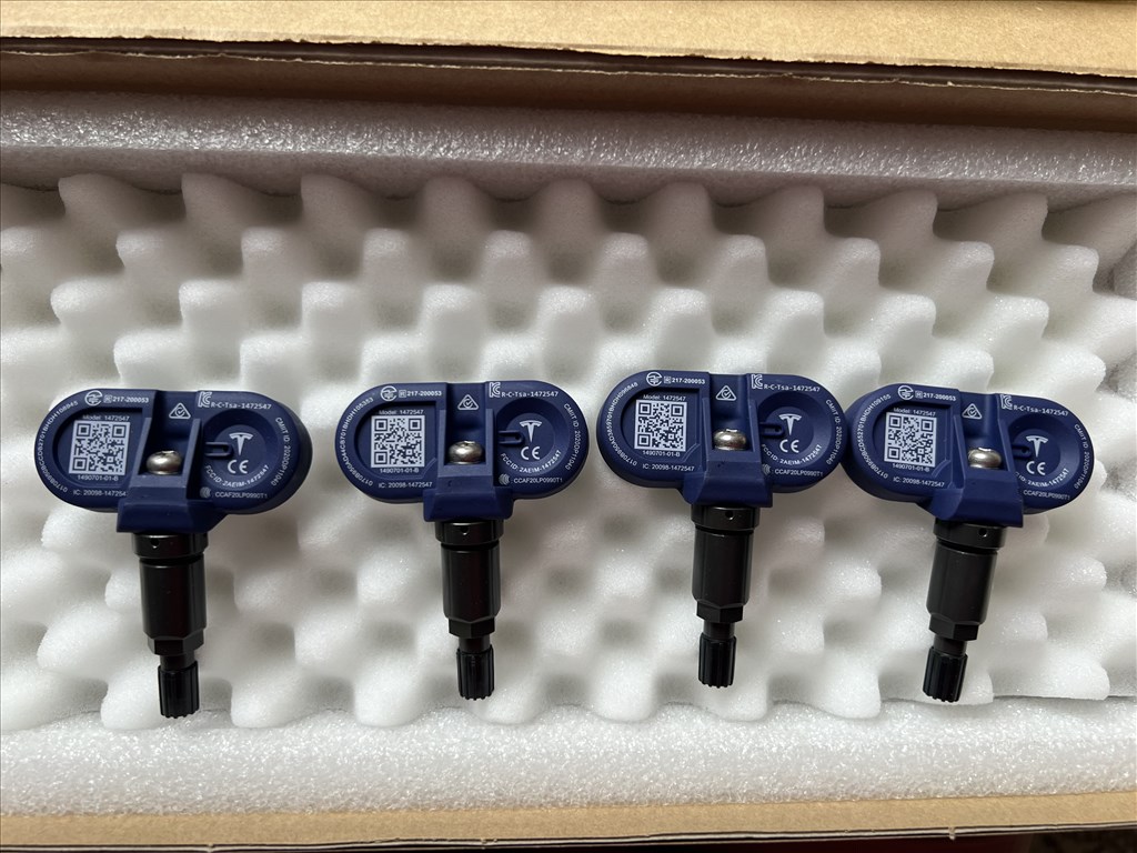 Tesla Tpms BLE szenzor, Tesla bluetooth szenzor fekete Gyári új 4db 1. kép