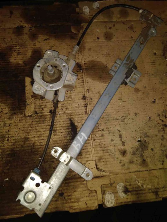 Suzuki Swift II 92-03 Bal Hátsó Ablakemelõ Szerkezet Mechanikus 1. kép