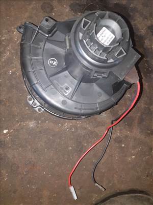 Opel Astra H Fûtőmotor