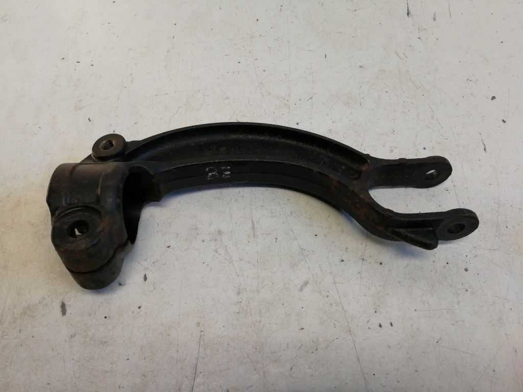 Audi A4 (8K B8) bal elsõ lengéscsillapító tartó 8K0413L 2. kép