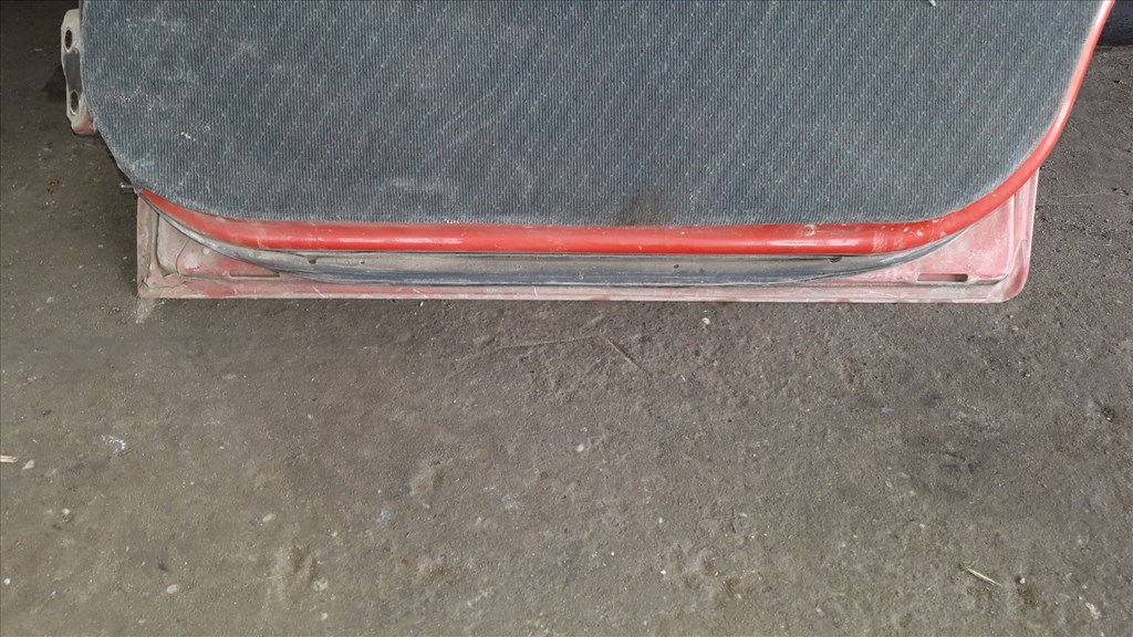 Suzuki Swift II 92-96 Jobb Hátsó Ajtó 3. kép