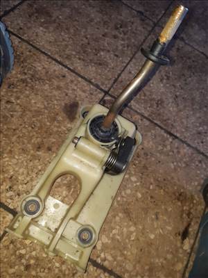 Suzuki Swift III 04-10 Váltó Kulissza