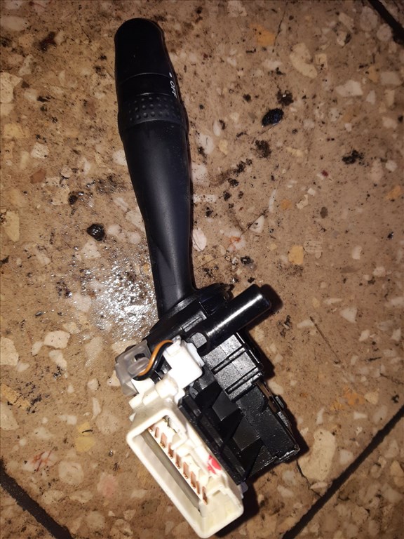 Suzuki Swift III 04-10 Index Kapcsoló 2. kép