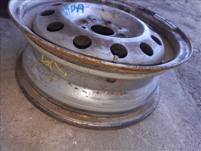 Lada 112 99-08 <p>Felni méret: 14"</p><p>Felni szélesség: 5.0</p><p>Furatszám: 4</p><p>Osztókör: 100.0</p><p>Állapot: Normál</p><p>Érdeklődéskor hivatkozzon erre: KIN-65928</p><p>Bármire van szüksége hívjon bizalommal!<br>Kizárólag munkaidőben hétfőtől - péntekig 8-12 13-16 óráig!<br>Alkatrészek széles választékban!<br>Hivatalos Regisztrált Autobontó Kecel!<br>Vásároljon Megbízható Helyről Beszerelési Garanciával Profiktól!</p>