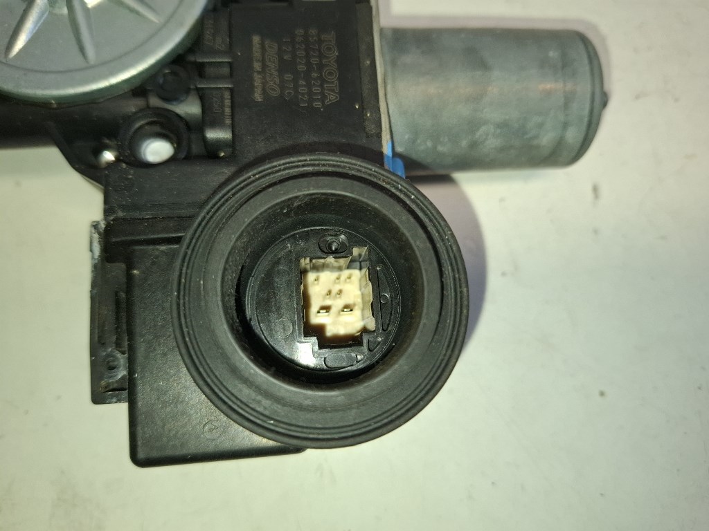 Toyota Prius Plus bal elsõ ablakemelõ motor 8572062010 0620204021 3. kép