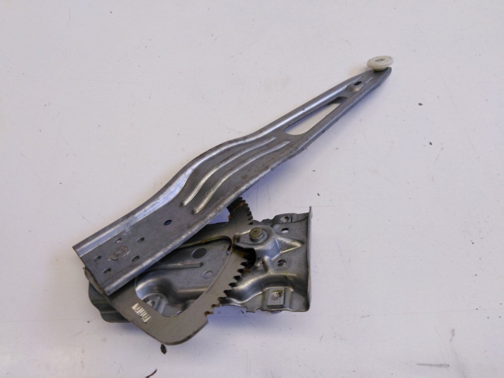 Toyota Yaris (XP90) bal hátsó Ablakemelõ szerkezet mechanikus 2. kép