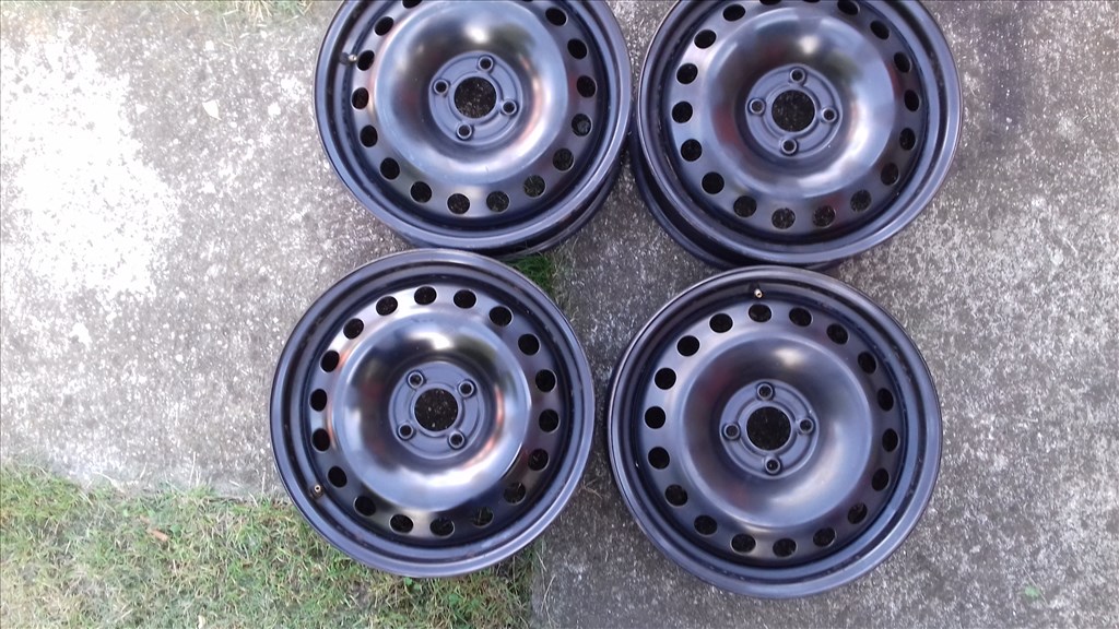  4x100 lyukosztású 5,5J 15" használt (gyári felni) lemezfelni Renault Dacia Nissan 1. kép