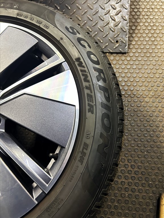  5x112 GYARI 19”téli PIRELLI R19 SKODA,VW,Audi,SEAT 19 4. kép