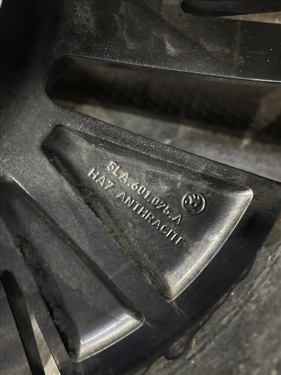  5x112 GYARI 19”téli PIRELLI R19 SKODA,VW,Audi,SEAT 19 7. kép