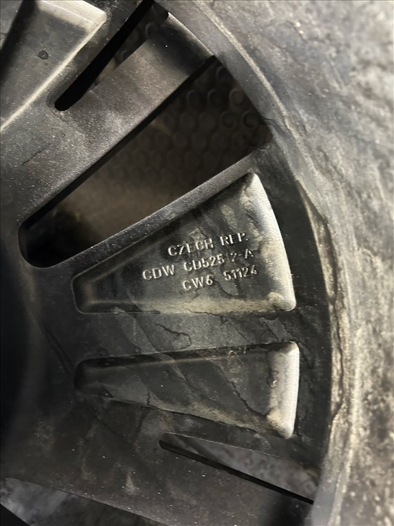  5x112 GYARI 19”téli PIRELLI R19 SKODA,VW,Audi,SEAT 19 8. kép