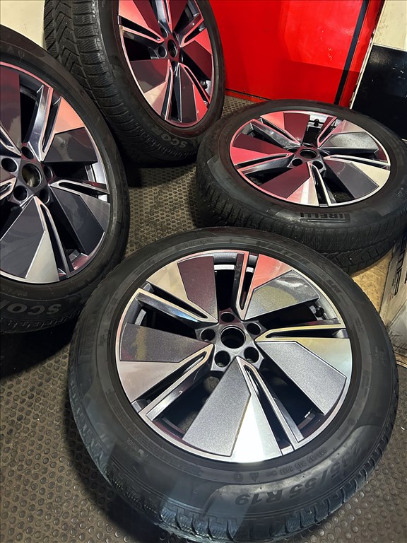  5x112 GYARI 19”téli PIRELLI R19 SKODA,VW,Audi,SEAT 19 10. kép