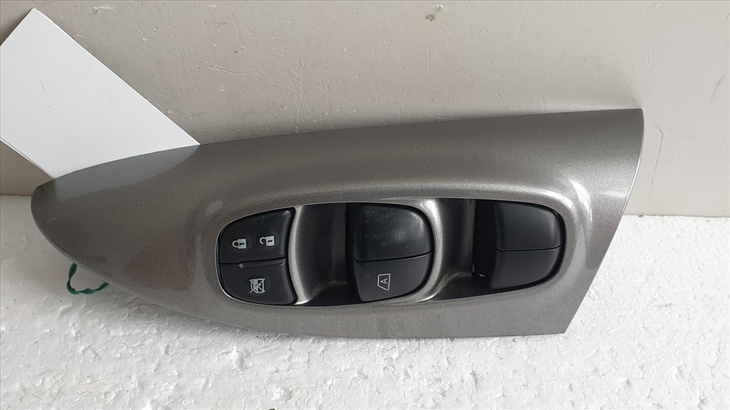 512274 Nissan Juke 2013, Ablakemelő Kapcsoló,  Bal Első. 6. kép