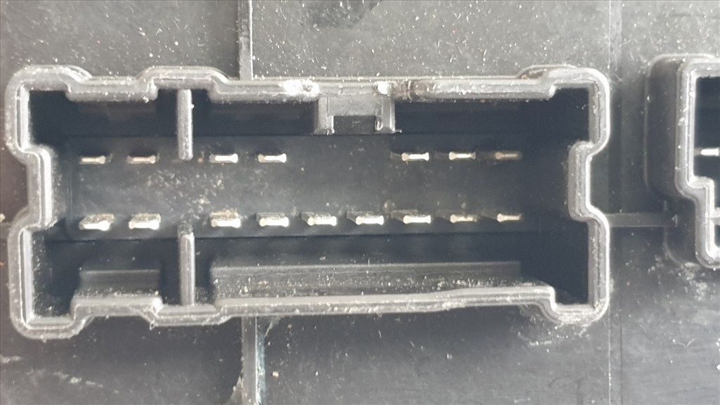 512274 Nissan Juke 2013, Ablakemelő Kapcsoló,  Bal Első. 9. kép