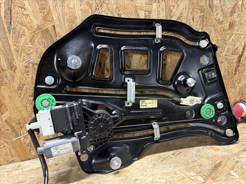 Audi A4 (B6/B7) Cabriolet 3.0 TDI Quattro hátsó ablakemelő szerkezet  8h0839397a 1. kép