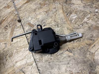 Audi A4 (B6/B7) 1.9 TDI Zárnyitó motor  8e9827833