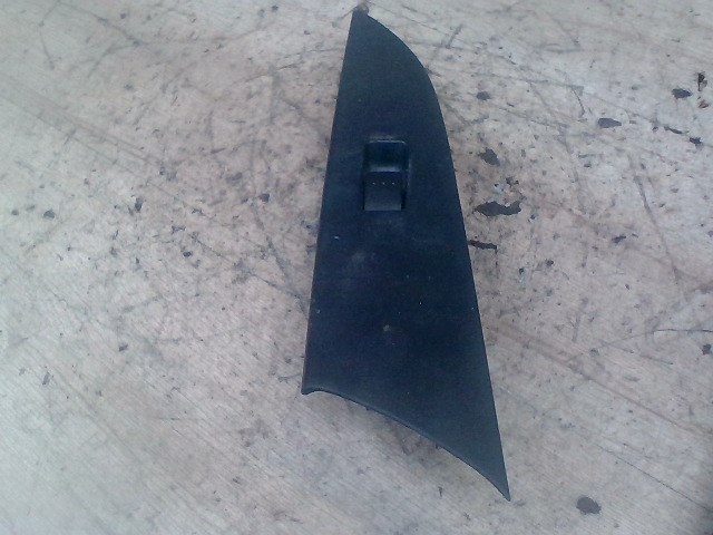 MAZDA 3 03.10-06.06 Jobb első ablakemelő kapcsoló 1. kép