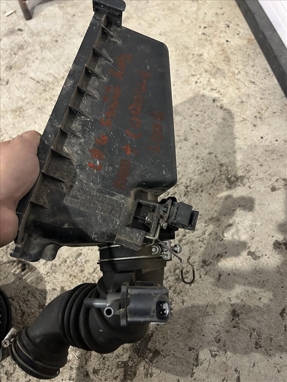 Toyota Corolla (E120/E130) Légszűrő hàz 2. kép