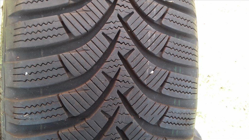  5x100 lyukosztású 6J 16" újszerű Skoda (gyári felni) alufelni 195/60 téli gumikkal 6. kép